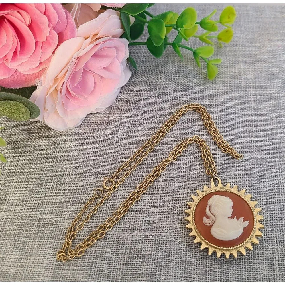 Vintage Pink Coral Cameo Necklace/ 90s Gold Tone Costume Jewelry Victorian Pend
